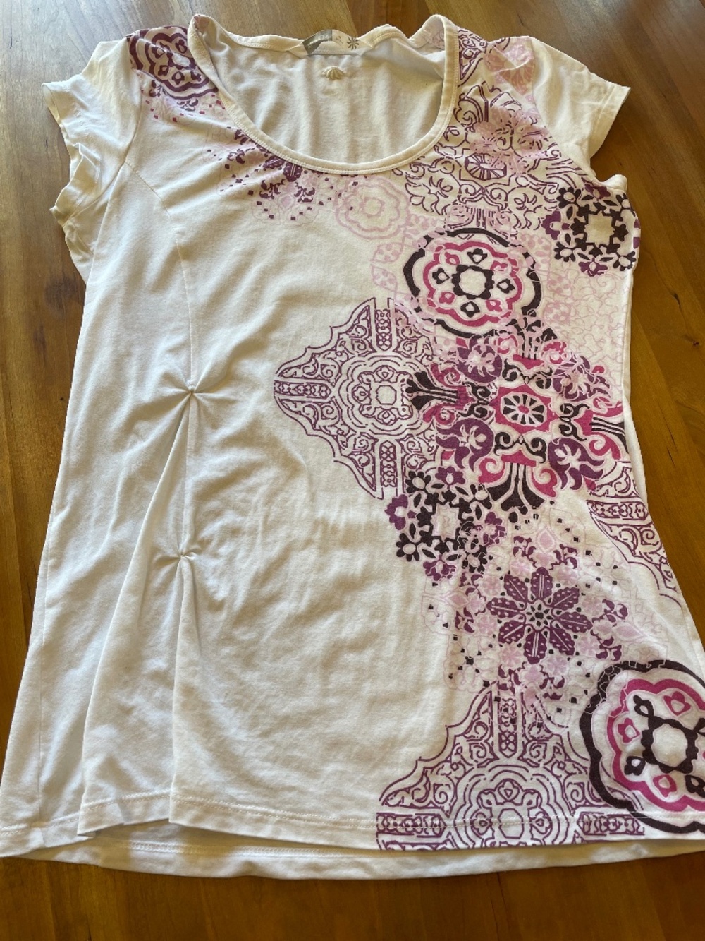 Athleta tshirt size M